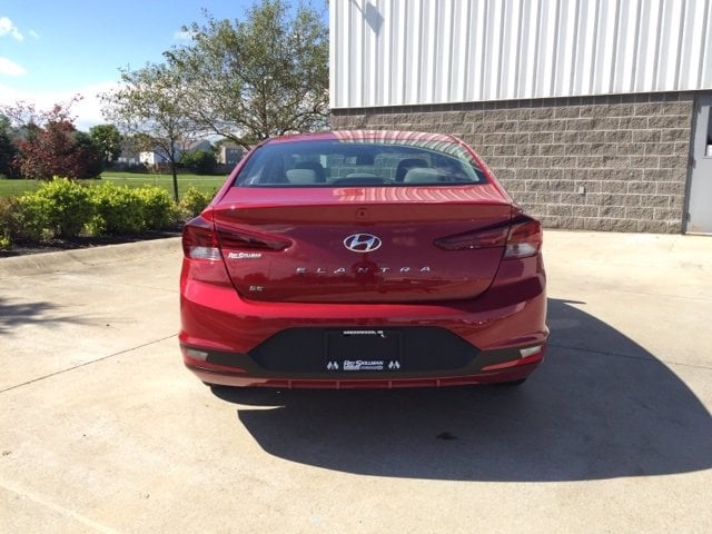 2020 Hyundai Elantra SE photo