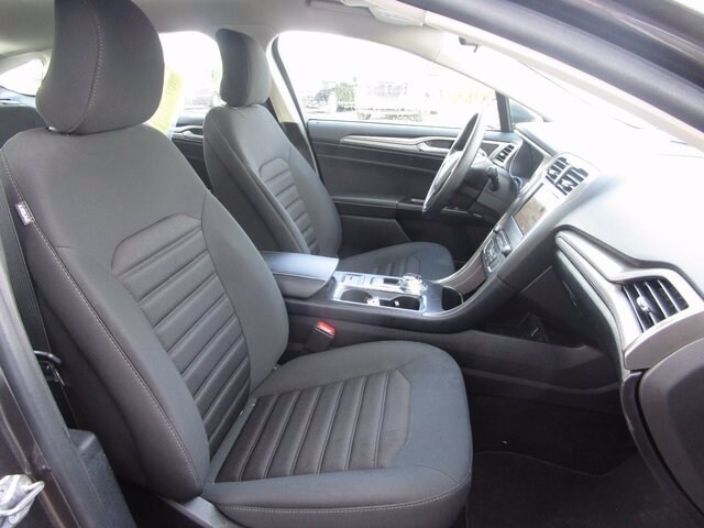 2018 Ford Fusion SE photo