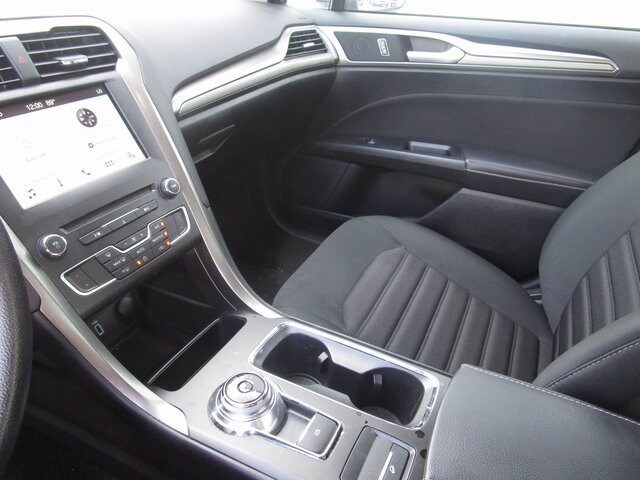 2018 Ford Fusion SE photo