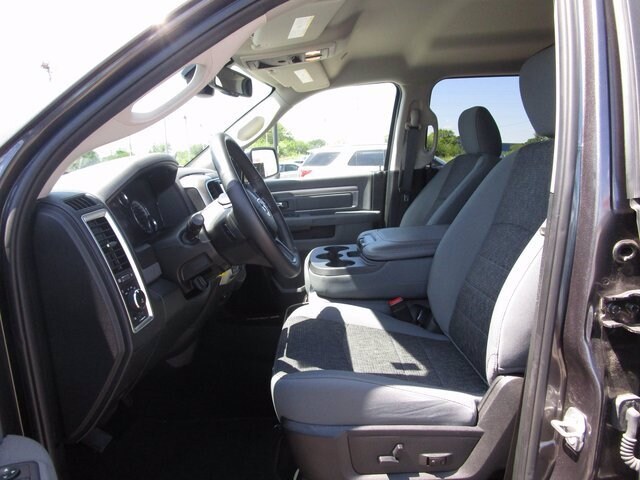 2018 RAM 1500 SLT photo