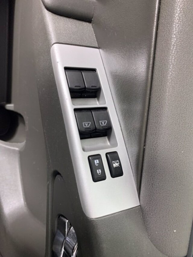 2012 Nissan Pathfinder S photo