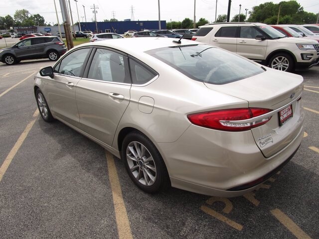 The 2017 Ford Fusion SE