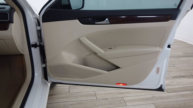 2013 Volkswagen Passat TDI SEL Premium photo